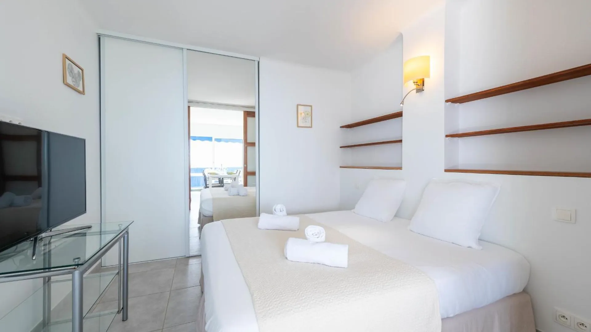2-Br Seafront Apartment In Cannes