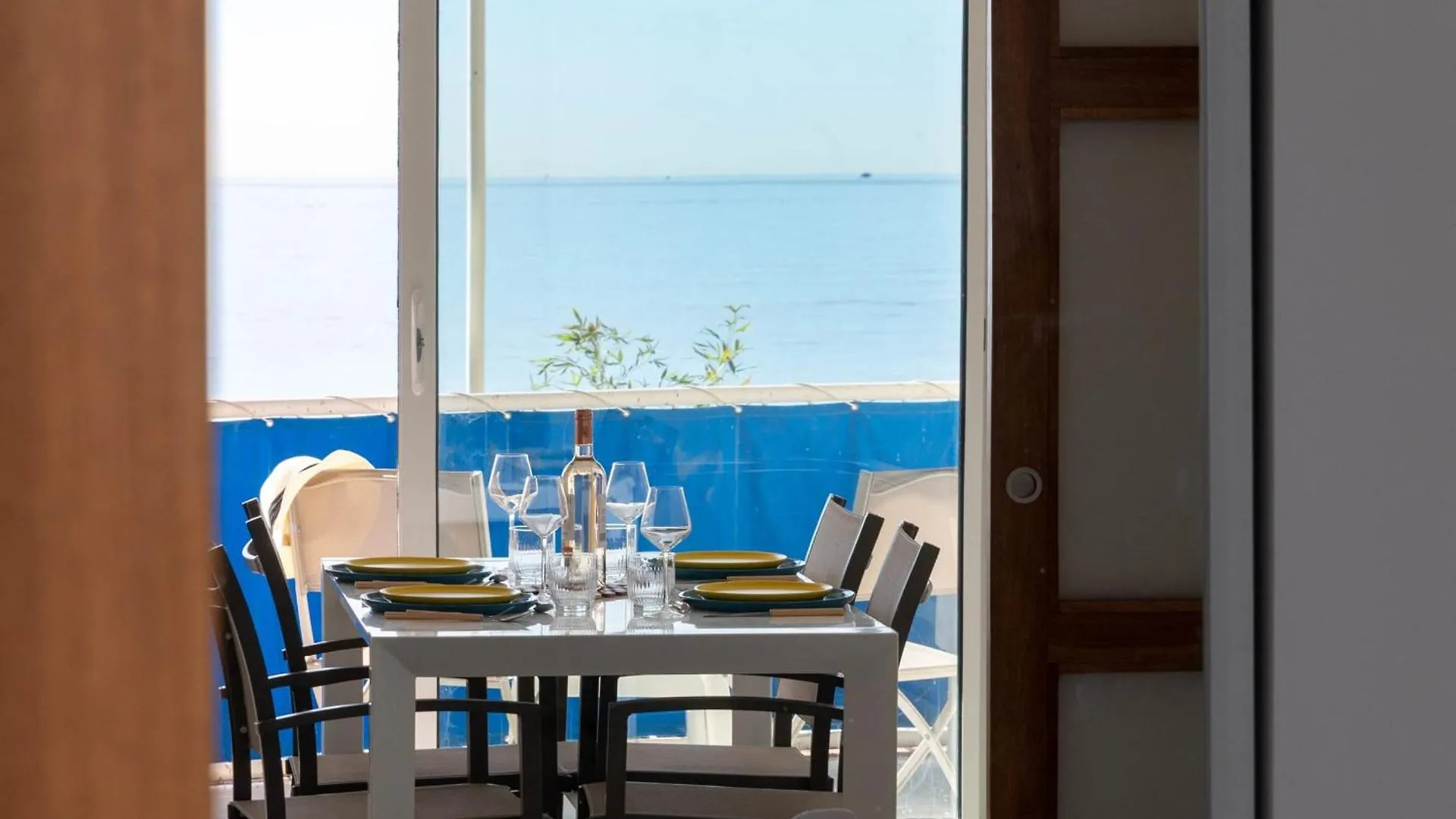 2-Br Seafront Apartment In Κάννες 0*,  Γαλλία