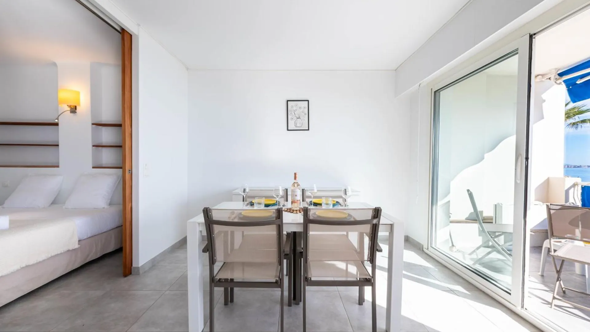 2-Br Seafront Apartment In Cannes
